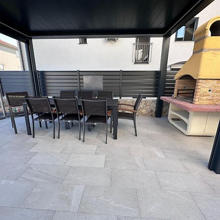 Luxury Apartments Marty Malinska Exterior foto