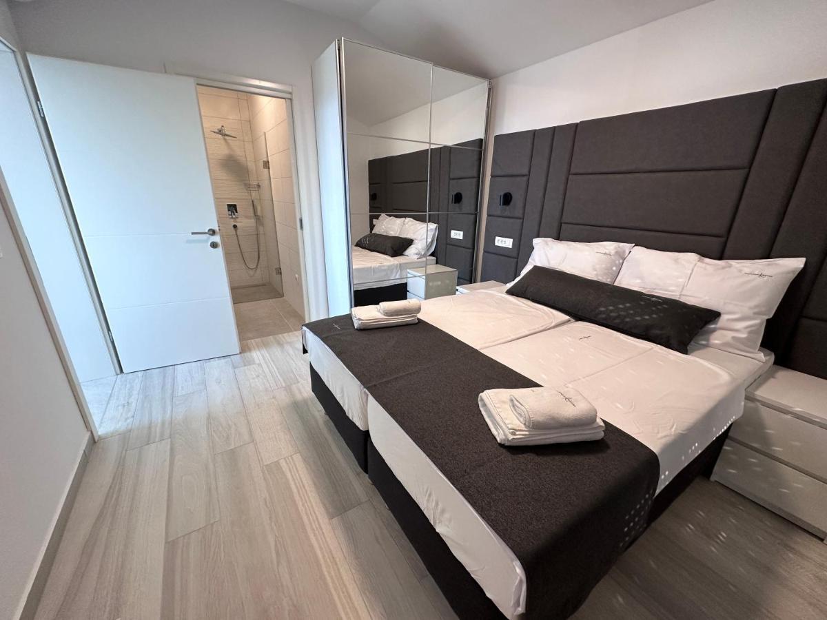 Luxury Apartments Marty Malinska Exterior foto